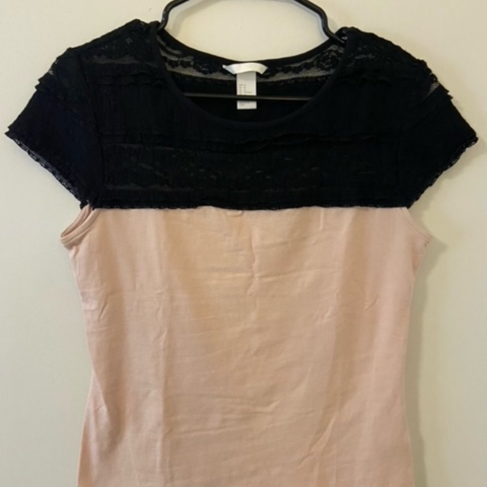 Women's H&M size M pink and black lace top t-shirt